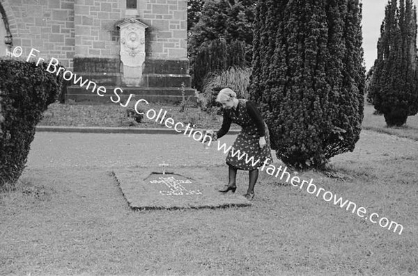 MISS THORPE AT FR.BERMINGHAM'S GRAVE